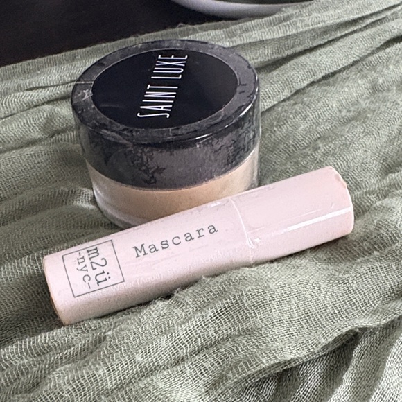 Other - Saint Luxe Translucent Powder and m2u Mascara bundle